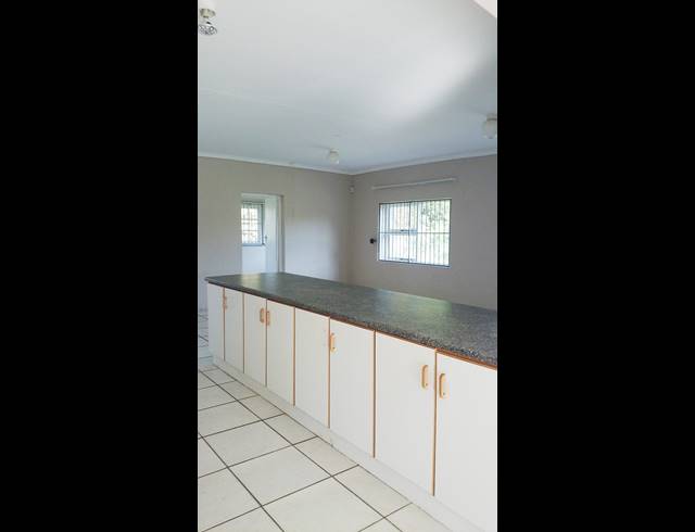 3 BEDROOM HOUSE RENTED IN THEESCOMBE